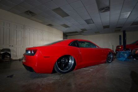 Status Design Chevy Camaro: very low rider Status Design Chevy Camaro: very low rider