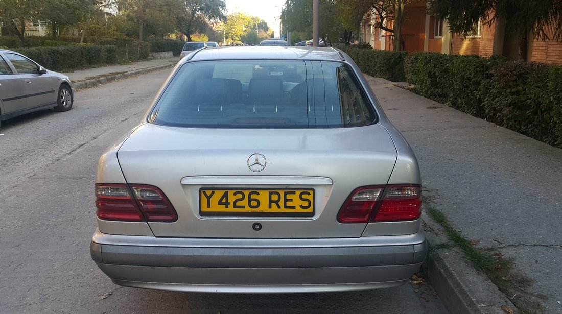 Stema emblema Mercedes E220 CDI E200 CDI W210