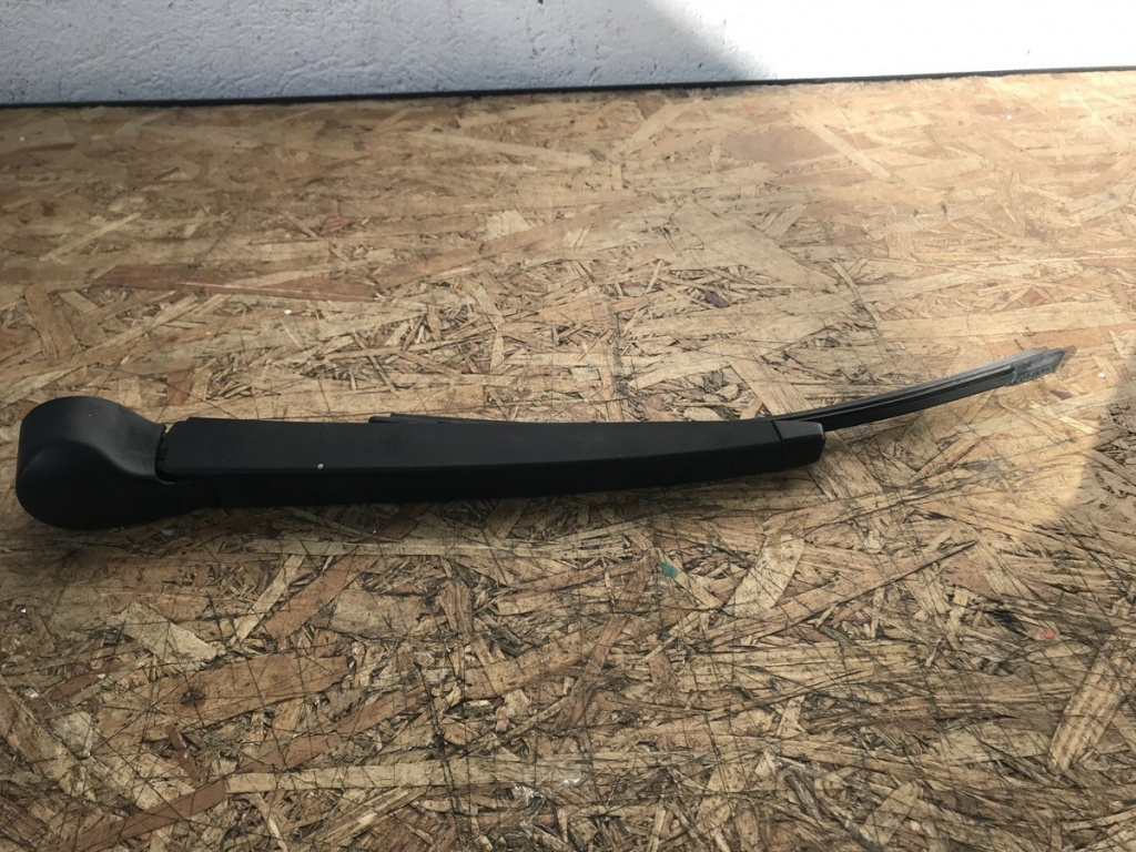 Stergator haion Golf Variant combi 2011 (5K6955707B)