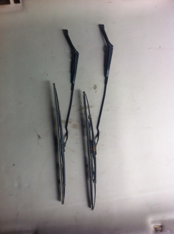 Stergator stanga si dreapta Opel Vectra B [1995 - 1999] Sedan 4-usi 1.6 MT (101 hp) 36_)