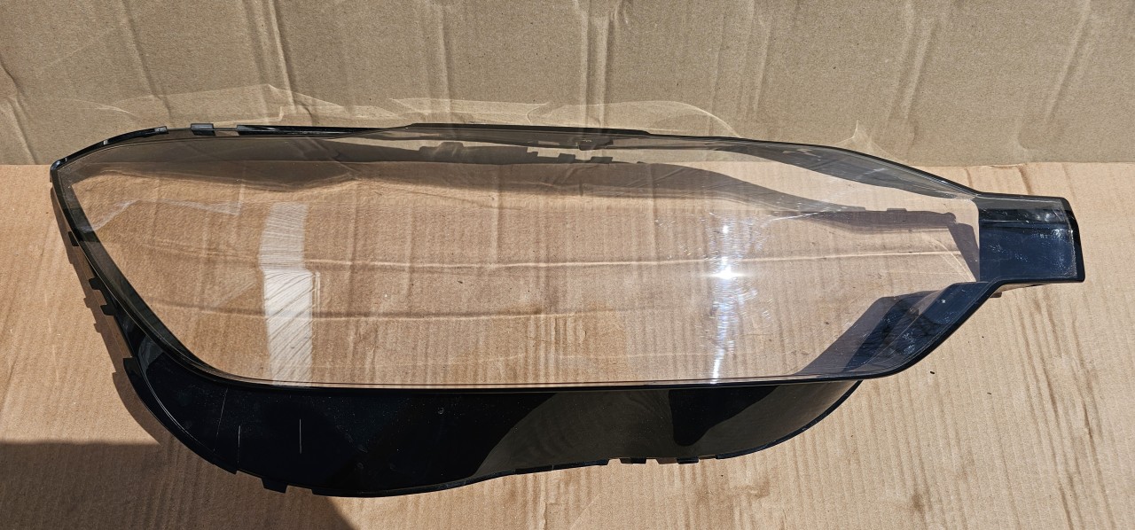 Sticla far dreapta Volvo XC60 2018 2019 2020 2021 2022