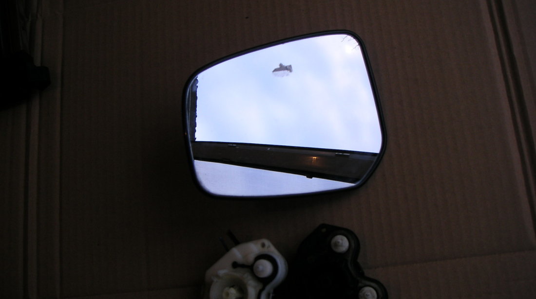 Sticla oglinda exterioara dreapta Toyota Auris (2007-2010) Yaris II 2 (2006-2011)