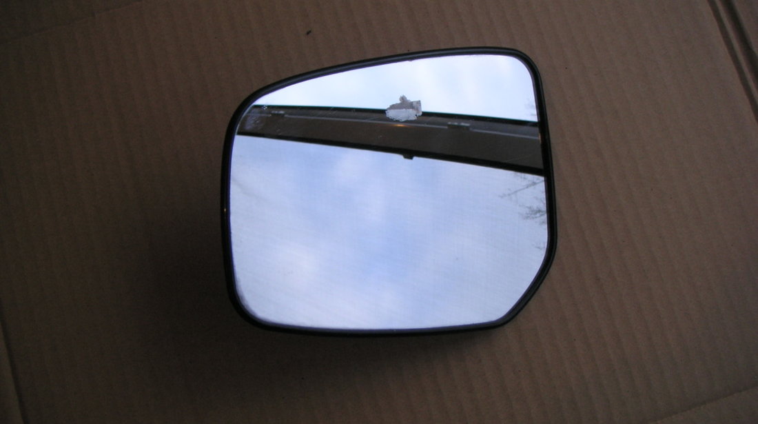 Sticla oglinda exterioara dreapta Toyota Auris (2007-2010) Yaris II 2 (2006-2011)