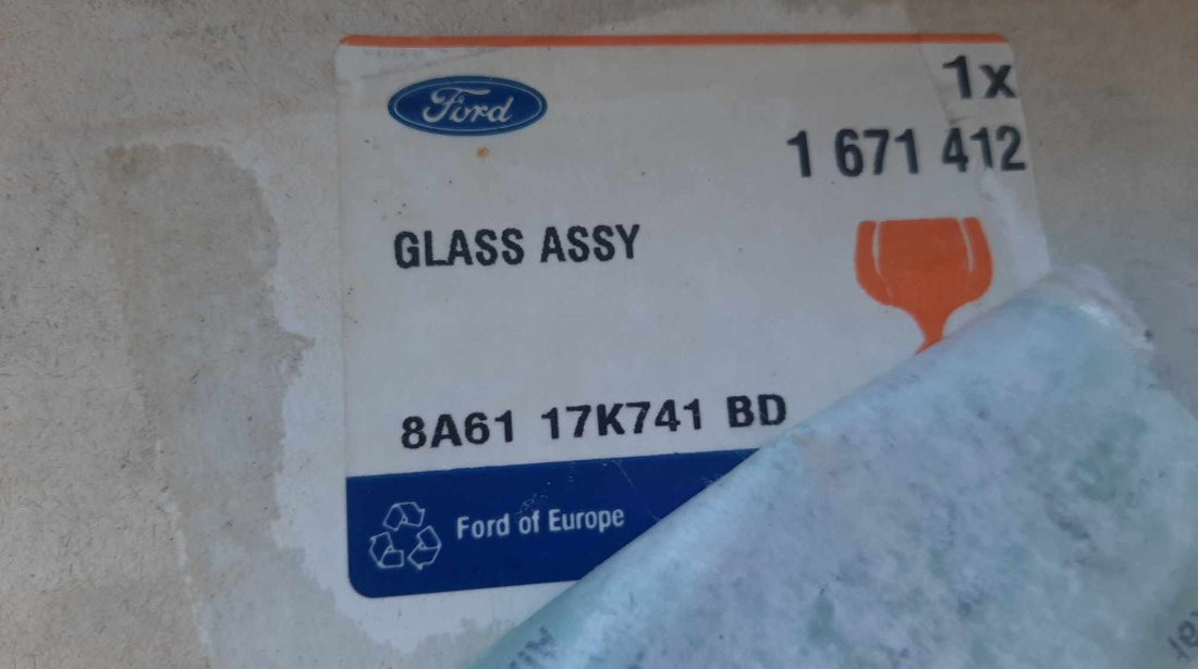 Sticla oglinda stanga ford fiesta 6 8a6117k741bd