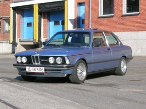 Stie cineva prin tara vreun bmw 325 sau 320 din '78-'80?