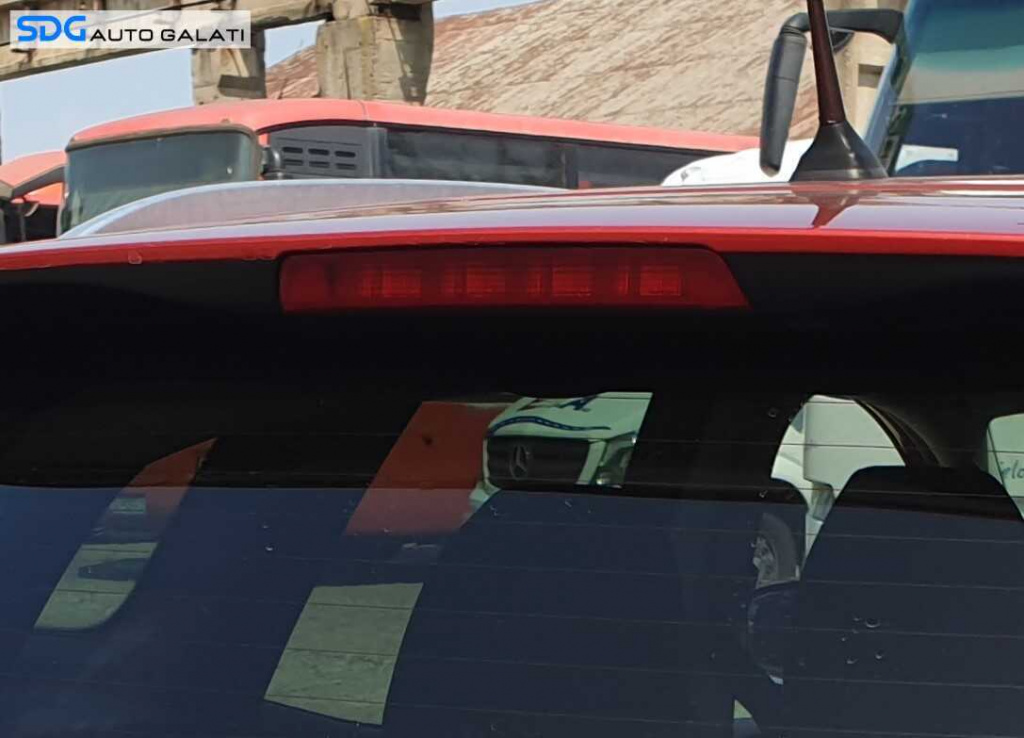 Stop Aditional Auxiliar Central de pe Haion Haion Capota Portbagaj Renault Kadjar 2015 - 2018 [K5720]