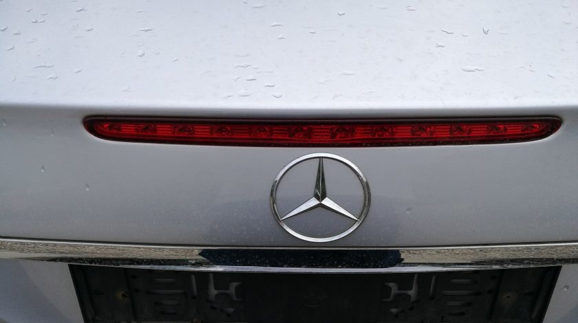 Stop aditional portbagaj Mercedes e Class w211 facelift