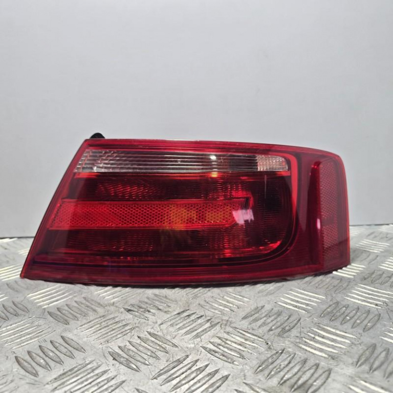 Stop aripa dreapta Audi A5 2007-2011 8T3 8T0945096