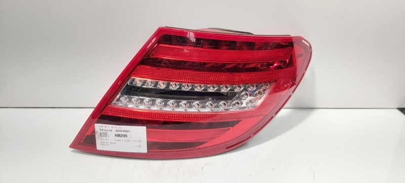 Stop aripa dreapta cu led, cod A2048205864, Mercedes Clasa C (W204) (id:690289)
