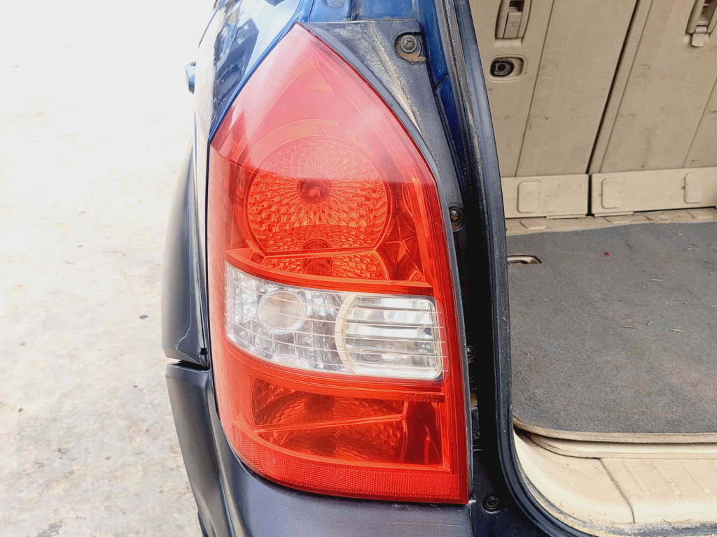 Stop aripa stanga Hyundai Tucson (JM) [Fabr 2004-2010] OEM