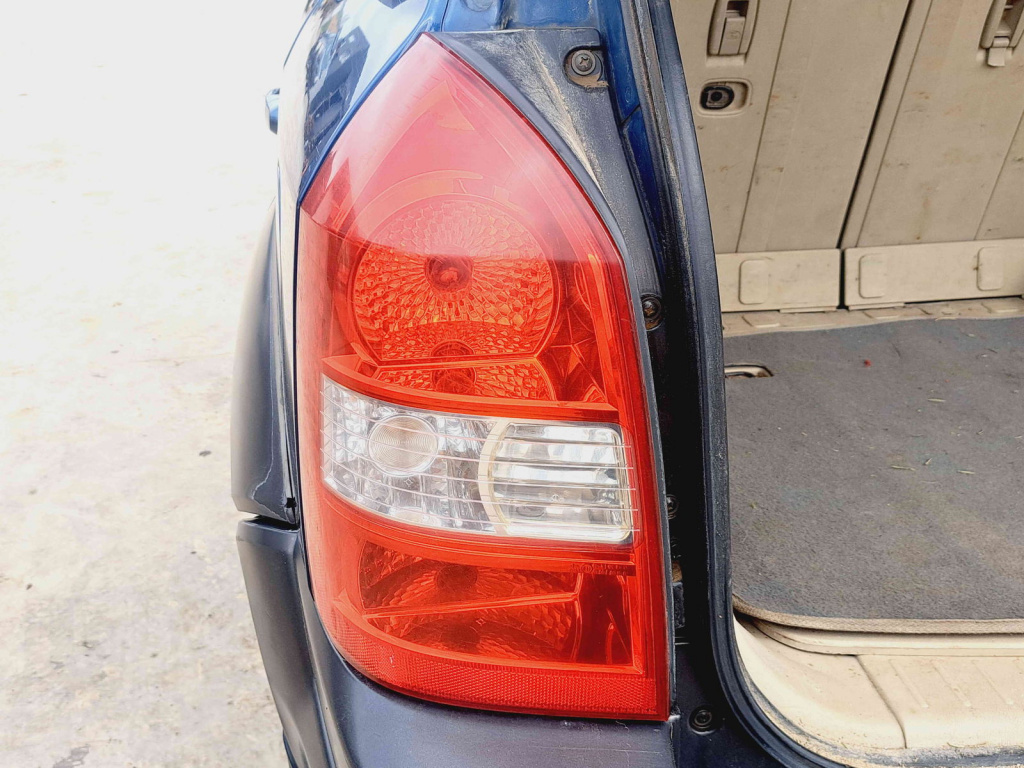 Stop aripa stanga Hyundai Tucson (JM) [Fabr 2004-2010] OEM