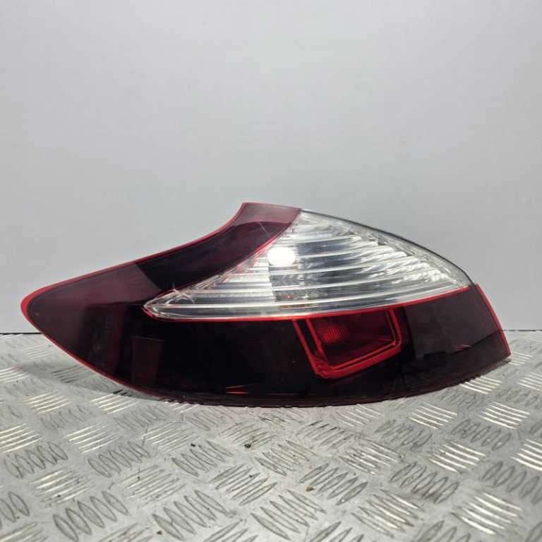 Stop aripa stanga Renault Megane 3 facelift 2012-2016 265550548R