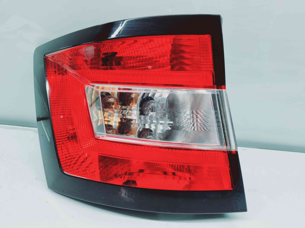 Stop aripa stanga Skoda Fabia 3 Combi (NJ5) [Fabr 2014-2022] 6V9945095