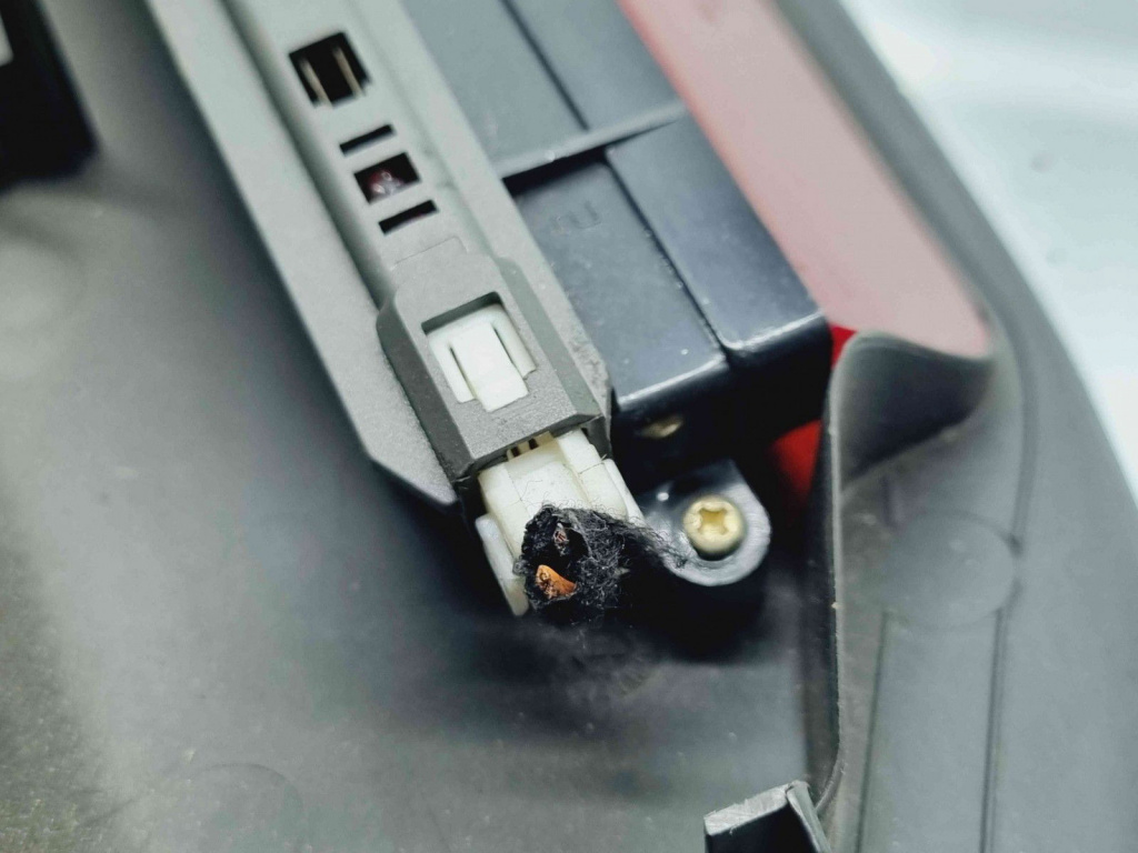 Stop auxiliar Fiat Punto (188) [Fabr 1999-2007] OEM