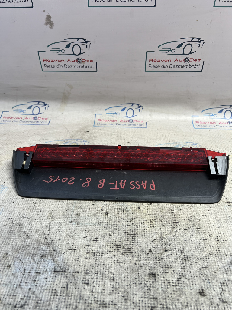 Stop central haion Volkswagen Passat B8 2016, 3G5945087 / 3G5945087A
