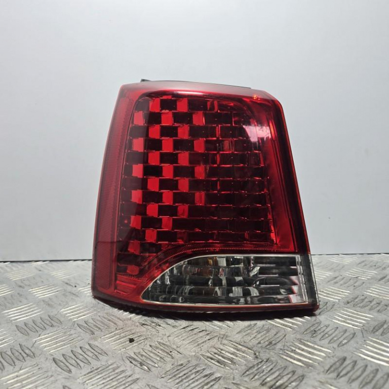 Stop cu soclu bec aripa stanga Kia Sorento 2009->