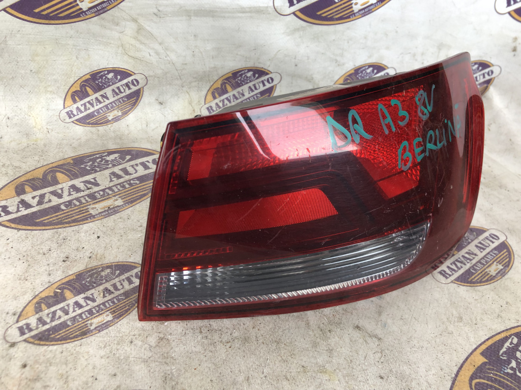 Stop dreapta aripa Audi A3 8V 2013, 8V5945096