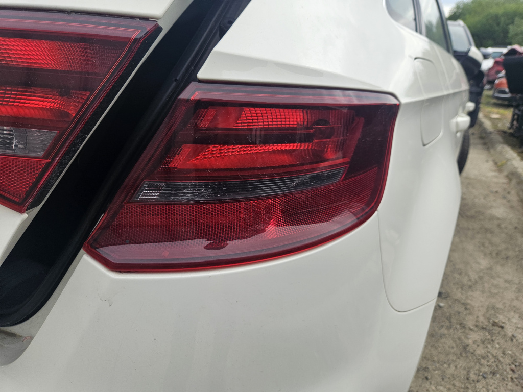 Stop dreapta aripa Audi A3 8V Hatchback - Motorina 2015, 8V4945096C