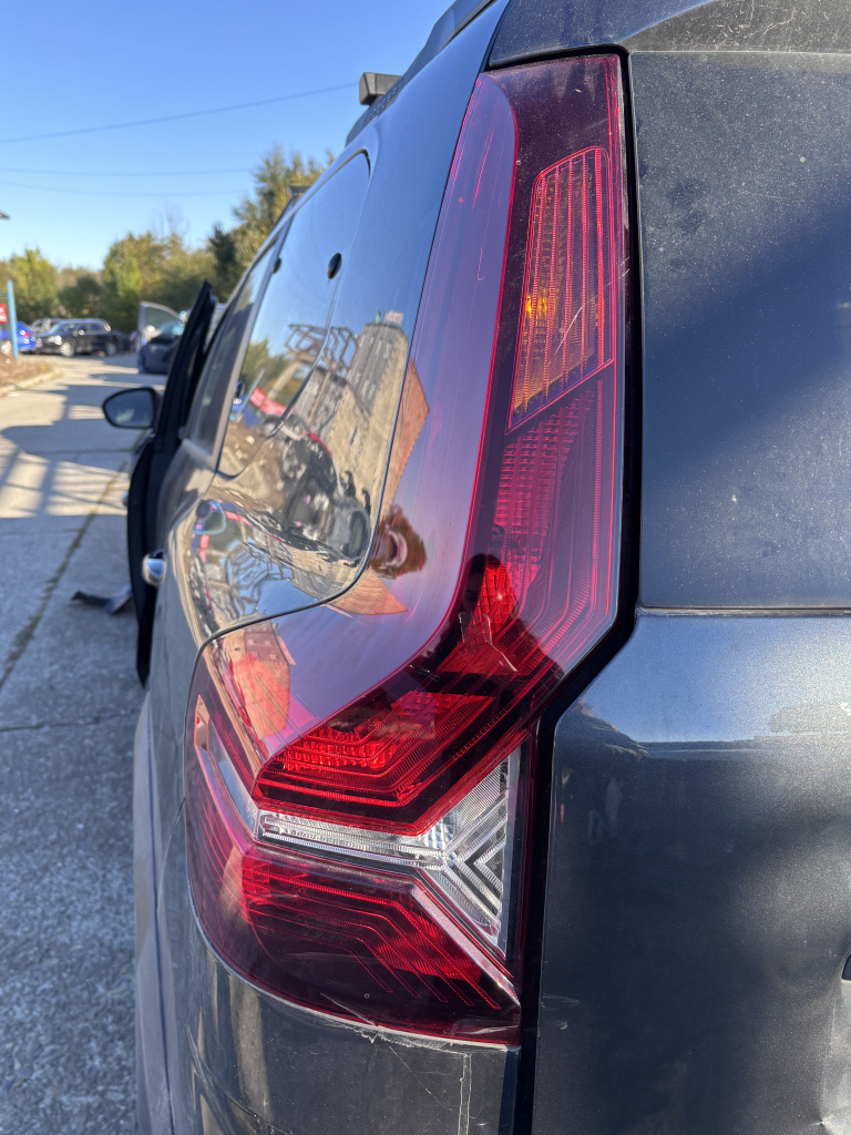 Stop dreapta aripa Dacia Jogger 1.0 Benzina 2022, -