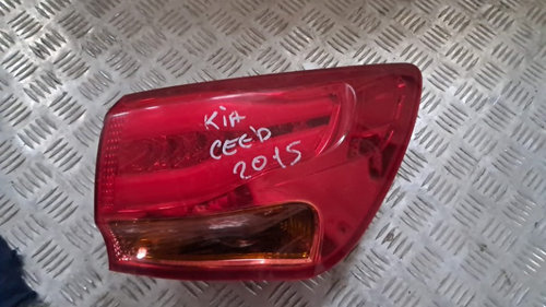 Stop dreapta aripa Kia Ceed combi 1.6 CRDI an de fabticatie 2015 cod 92402-A23