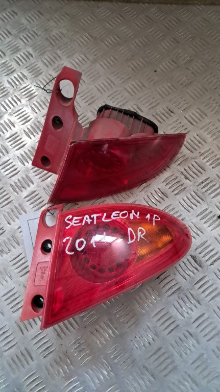 Stop dreapta aripa Seat Leon 1P 1.2 TSI an de fabricatie 2011 cod 1P0945096