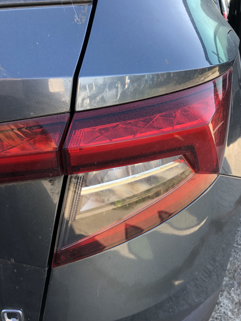 Stop dreapta aripa Skoda Karoq 1.0 Benzina 2019