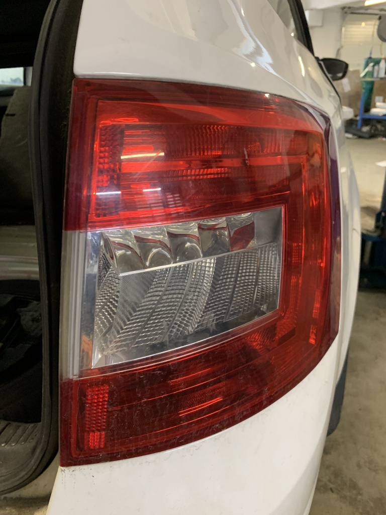 Stop dreapta aripa Skoda Octavia 3 Break 1.6 Motorina 2015, -