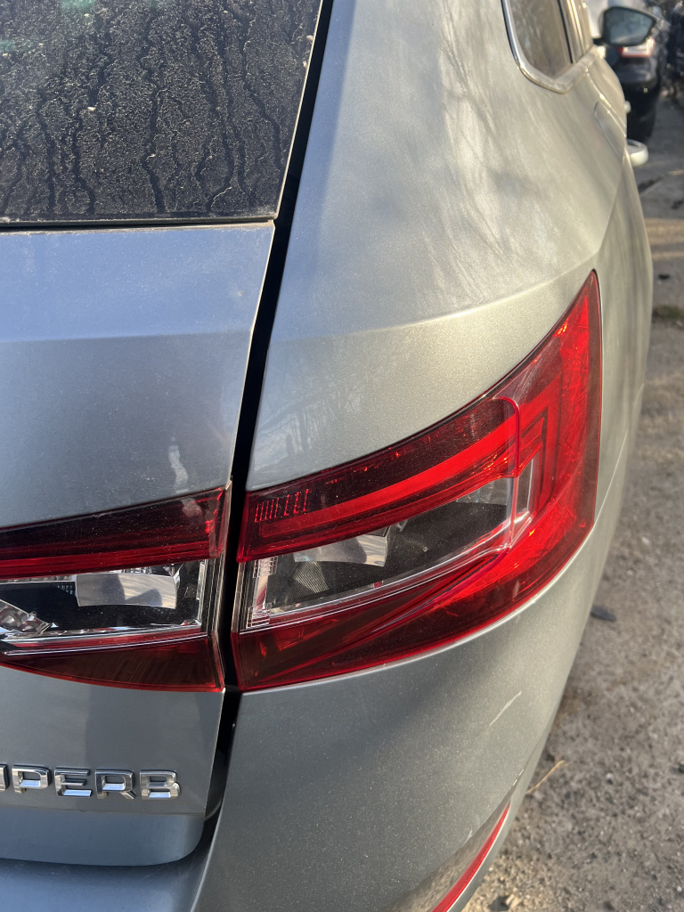 Stop dreapta aripa Skoda Superb 3 Break 2018