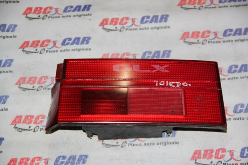 Stop dreapta capota Seat Toledo 1991-1999 1L0945094S