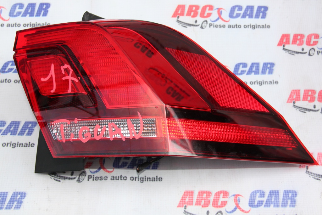 Stop dreapta caroserie VW Tiguan AD1 cod: 5NA945312 model 2017