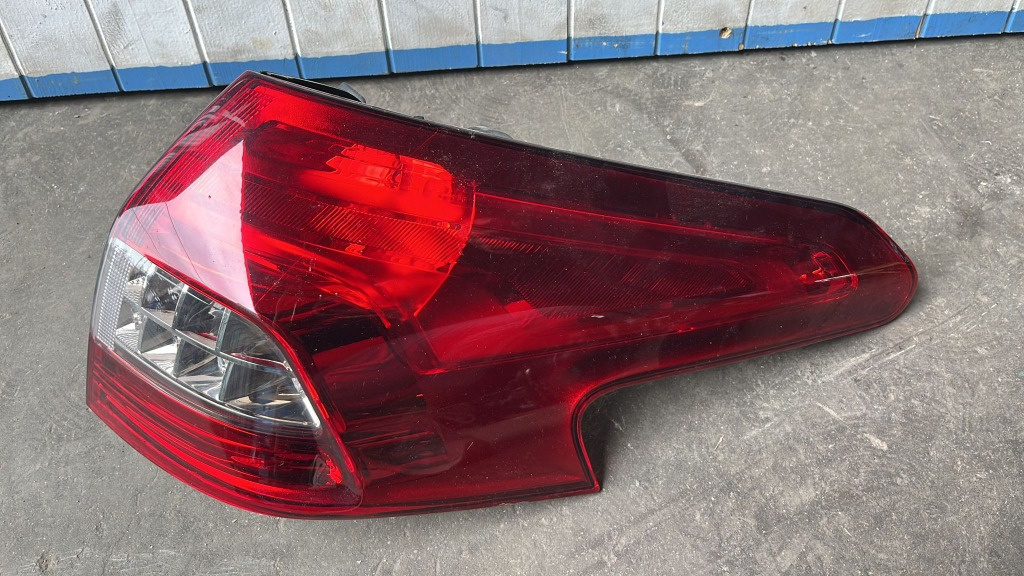 Stop dreapta Citroen C5 2.0 HDI, an de fabricatie 2016 cod 967506580