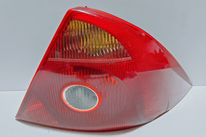 Stop Dreapta Cu defect 1S7113404A Ford Mondeo MK3 [facelift] [2003 - 2007]