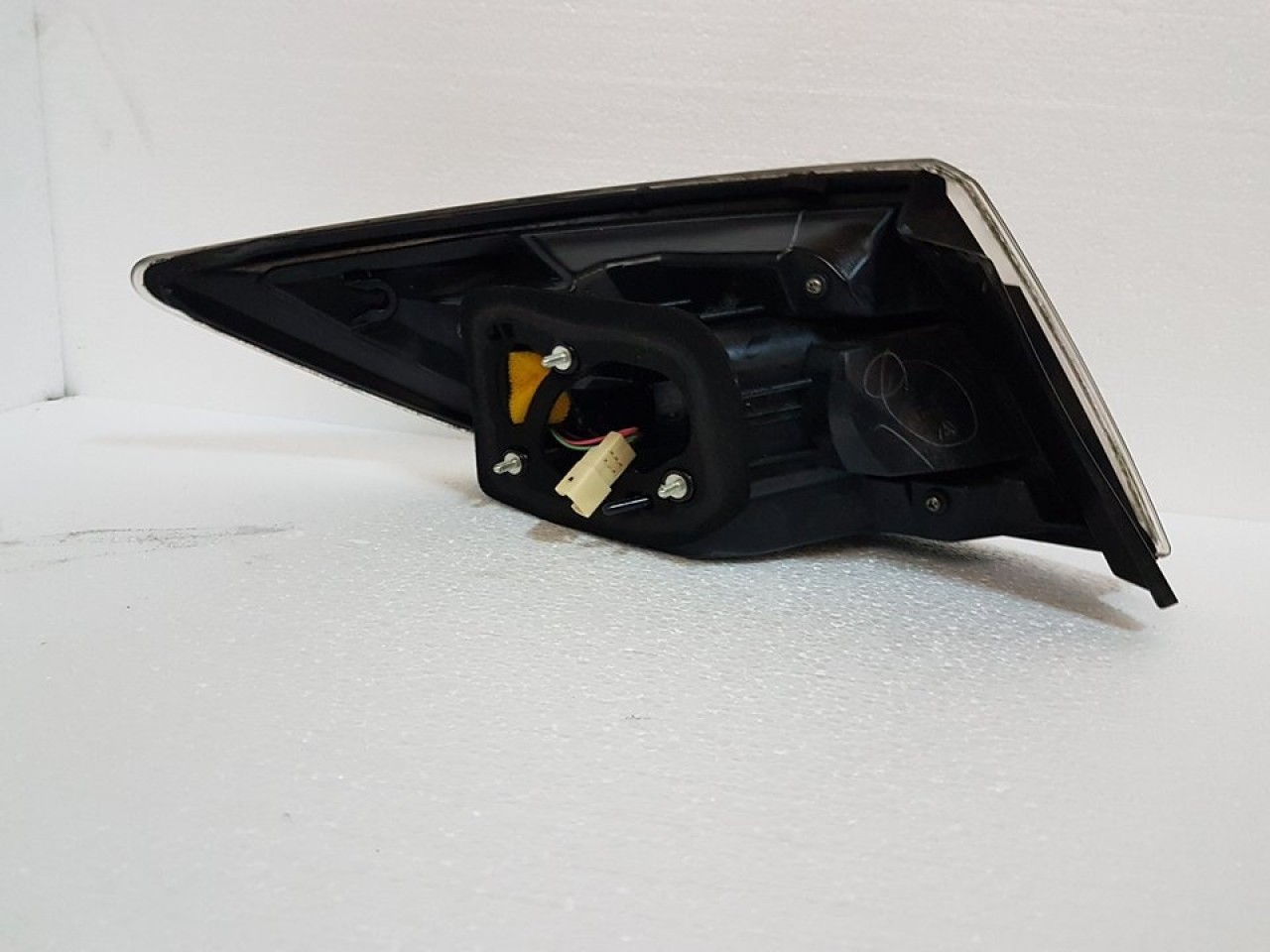Stop dreapta cu leduri dupa aripa mazda 6 hatchback 2007-2011