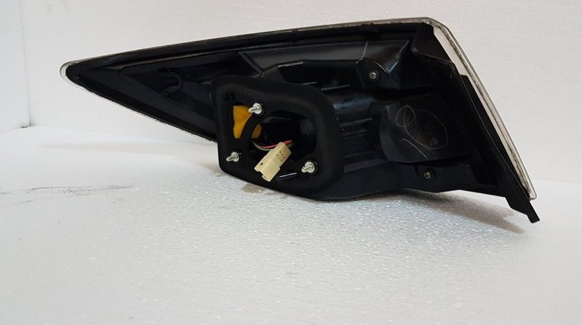 Stop dreapta cu leduri dupa aripa mazda 6 hatchback 2007-2011