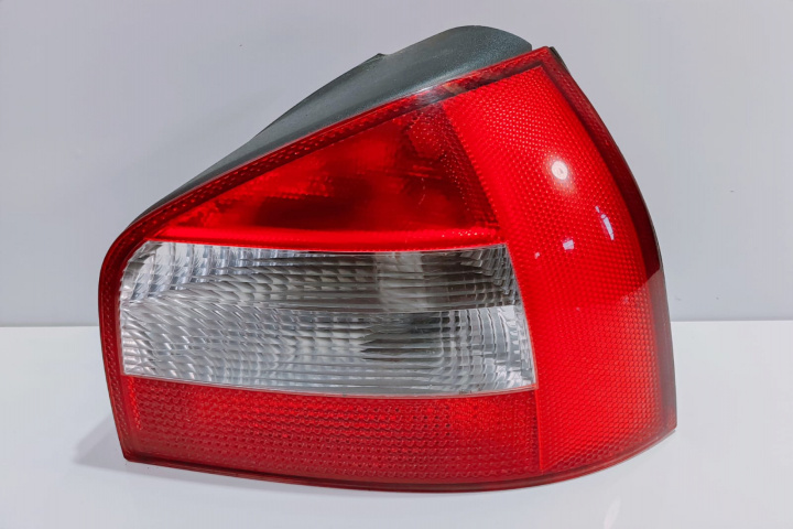 Stop dreapta cu soclu 8L0945096B Audi A3 8L [facelift] [2000 - 2003]