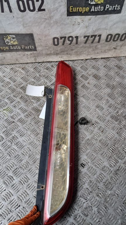 Stop dreapta Ford Focus 2 hatchback an 2009 cod 8M51-13404-A