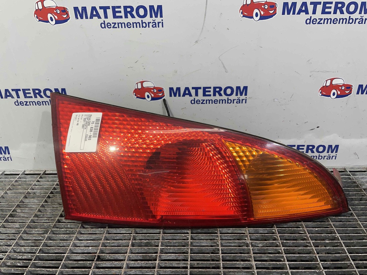 STOP DREAPTA FORD FOCUS - - (2001 2004)