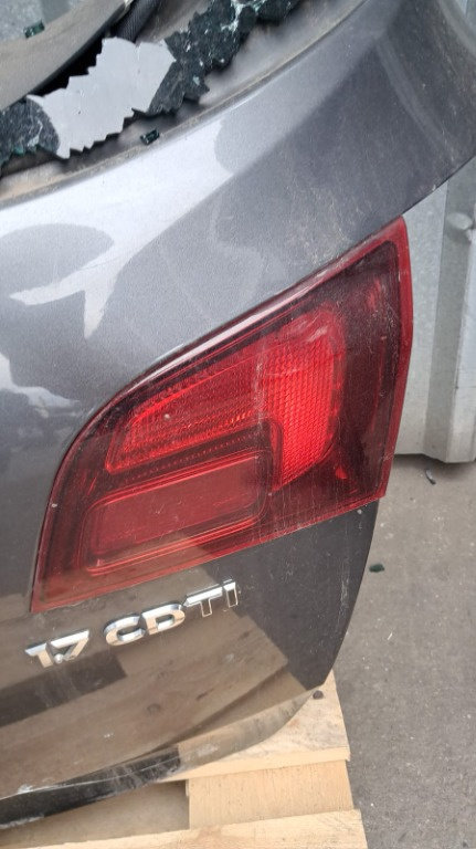 Stop dreapta haion Opel Astra J combi an 2011