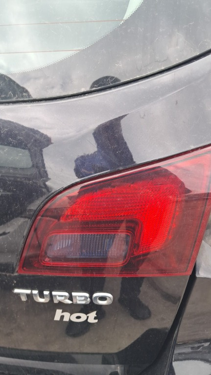 Stop dreapta haion Opel Astra J combi an 2011