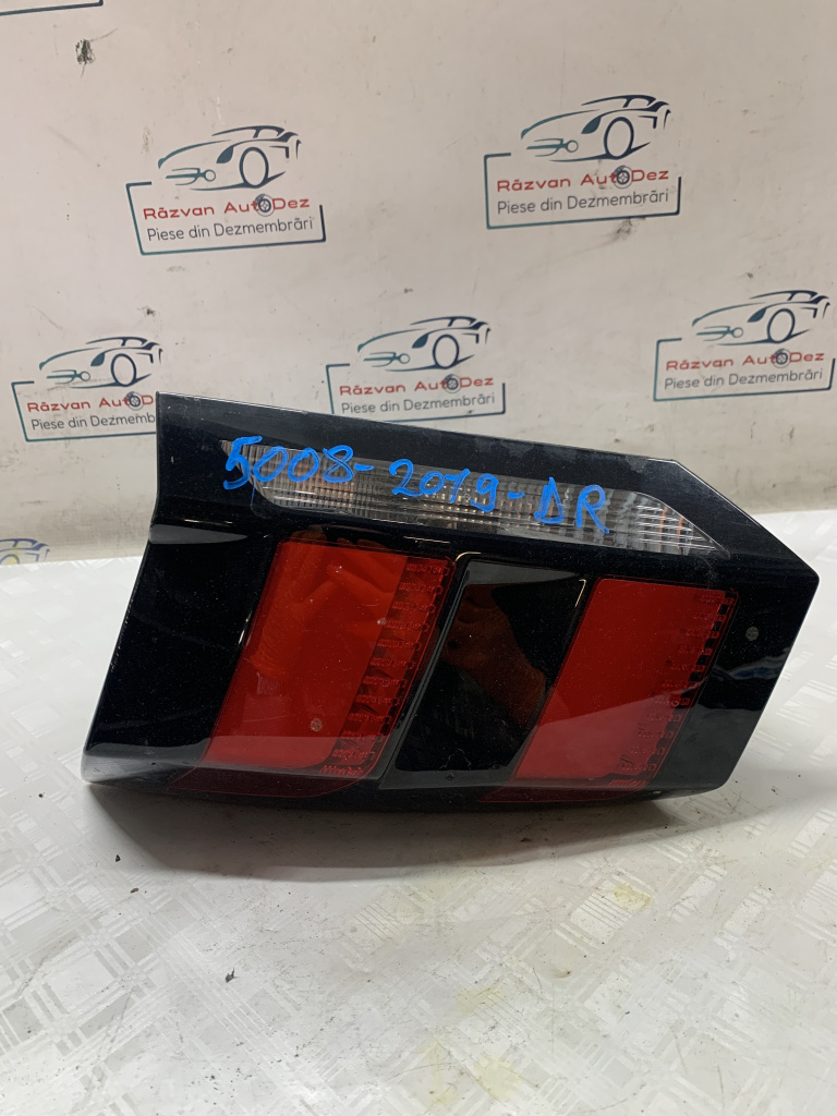 Stop dreapta haion Peugeot 5008 - Motorina 2019, 9811027780