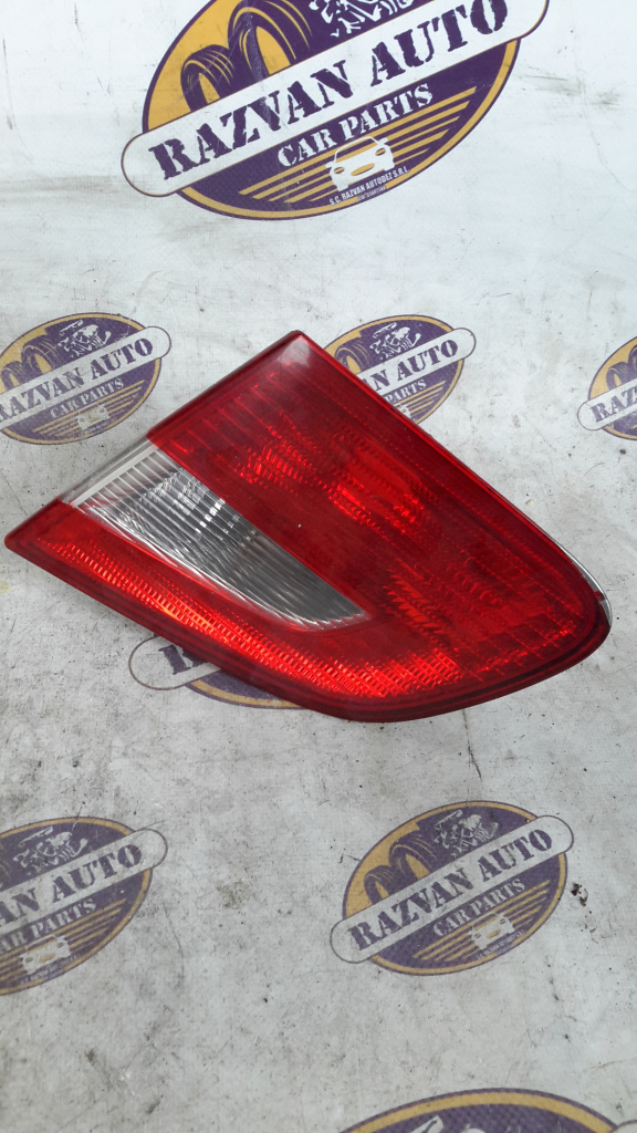 Stop dreapta haion Skoda Superb 2 2009