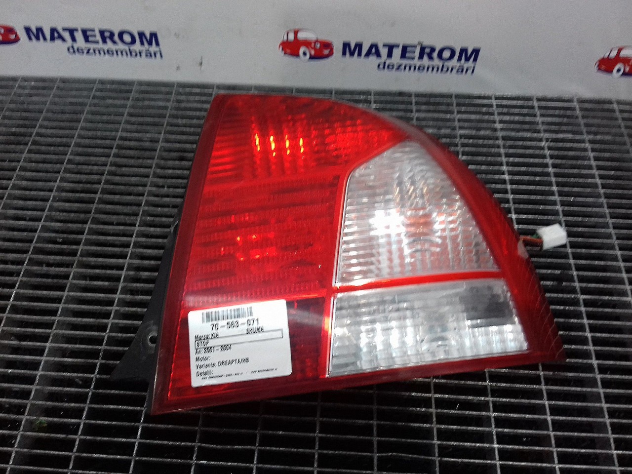 STOP DREAPTA KIA SHUMA - - (2001 2004)