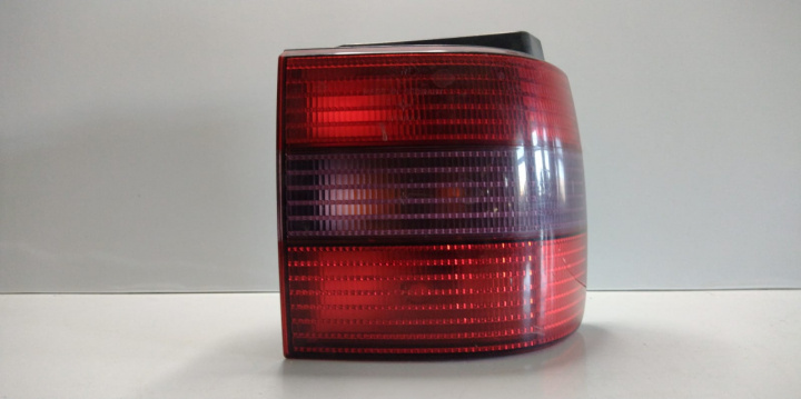 Stop dreapta limuzina 3A9945112B / 3A0 945 112 B / 1EL24701402 Volkswagen VW Passat B4 [1993 - 1997]