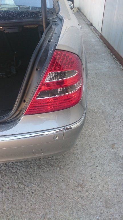 Stop dreapta Mercedes E270 cdi w211 LED Avantgarde