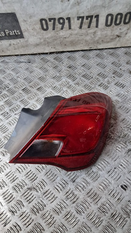 Stop dreapta mic defect Opel Corsa E 1.4 Turbo an 2017 cod 39068624
