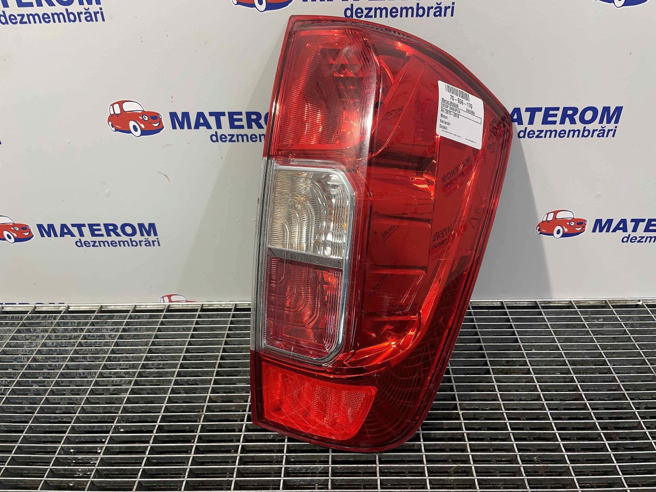 STOP DREAPTA NISSAN NAVARA - - (2015 2019)