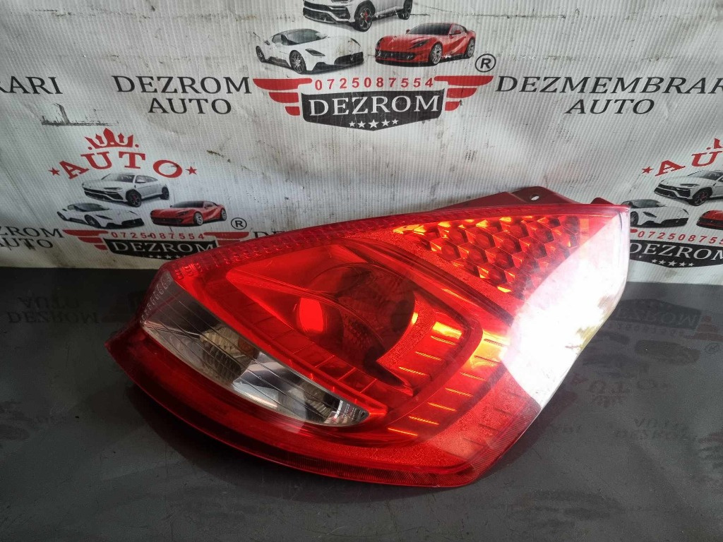 Stop dreapta original ford Fiesta MK6 cod piesa 8a61-13404-ac