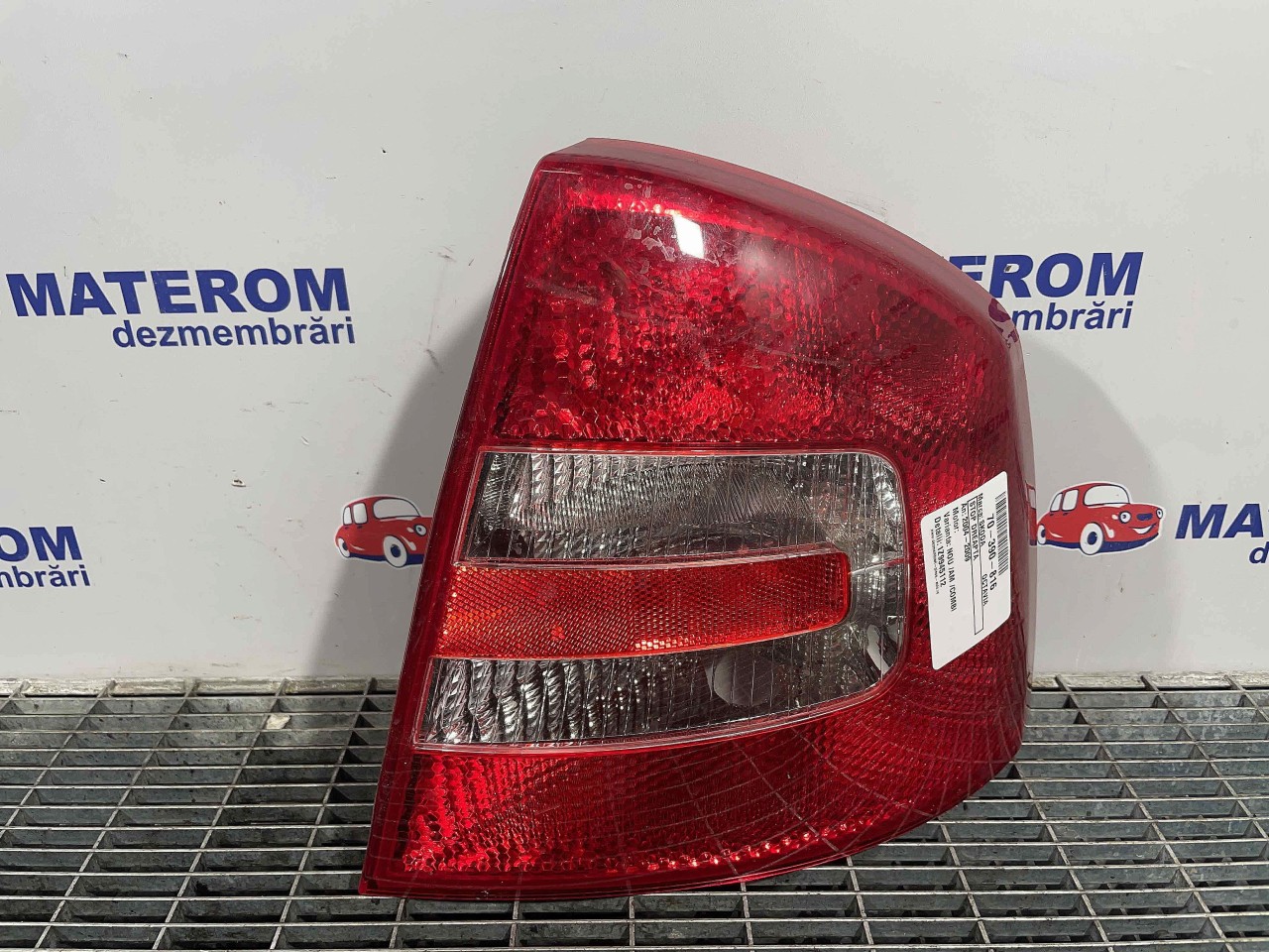 STOP DREAPTA SKODA OCTAVIA - - (2004 2009)