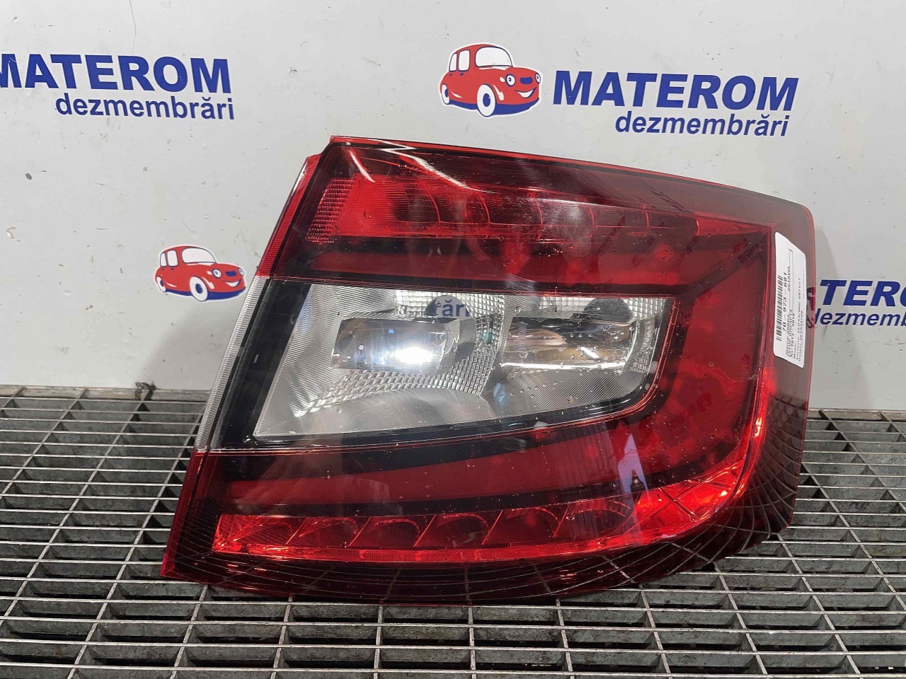 STOP DREAPTA SKODA OCTAVIA - - (2014 2019)
