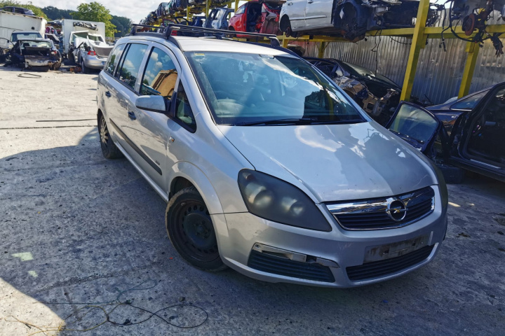 Stop dreapta spate Opel Zafira B 2006 monovolum 1.6 benzina z16xep